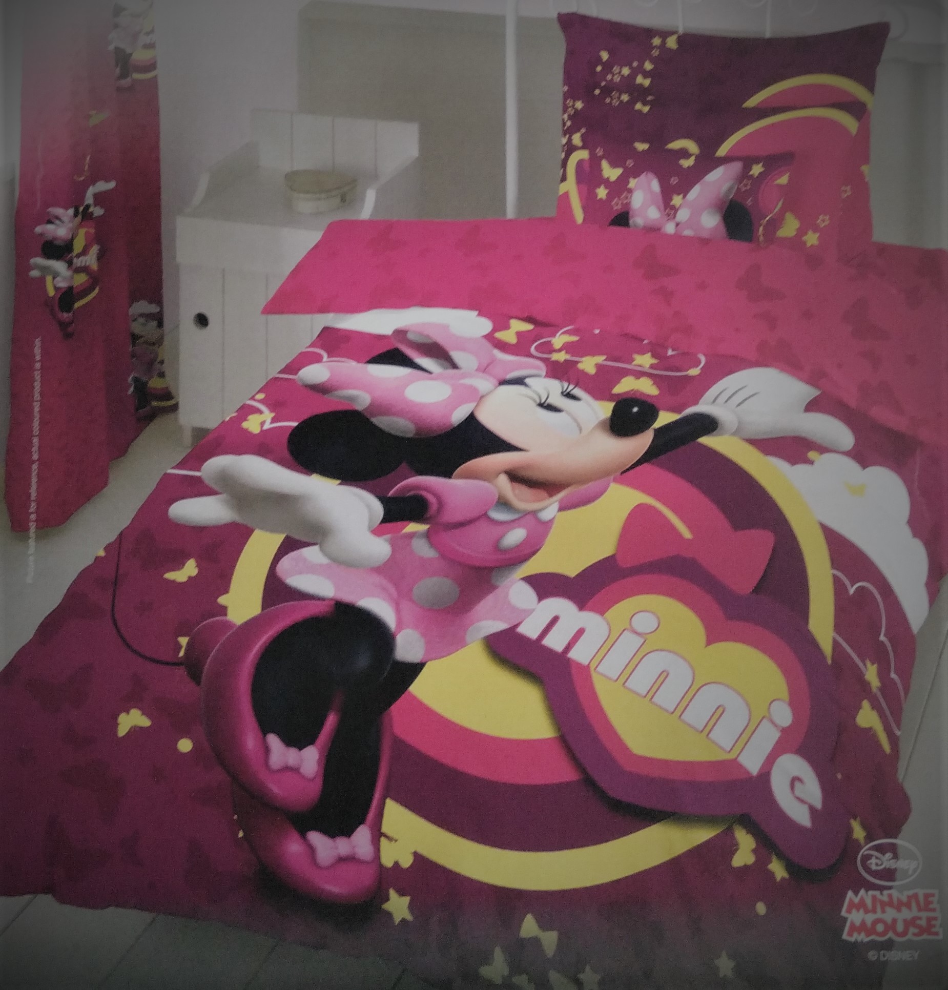 MINNIE MOUSE Kids Bedsheet by DDECOR