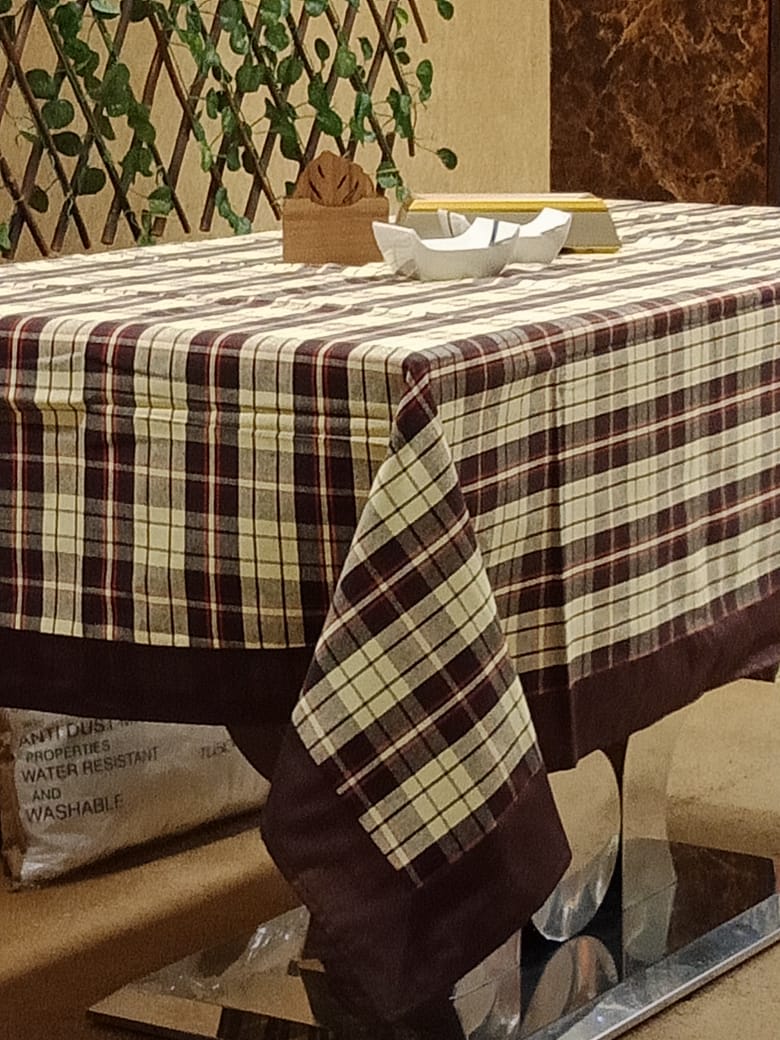 Checkered Printed Table Cover by Homiekart
