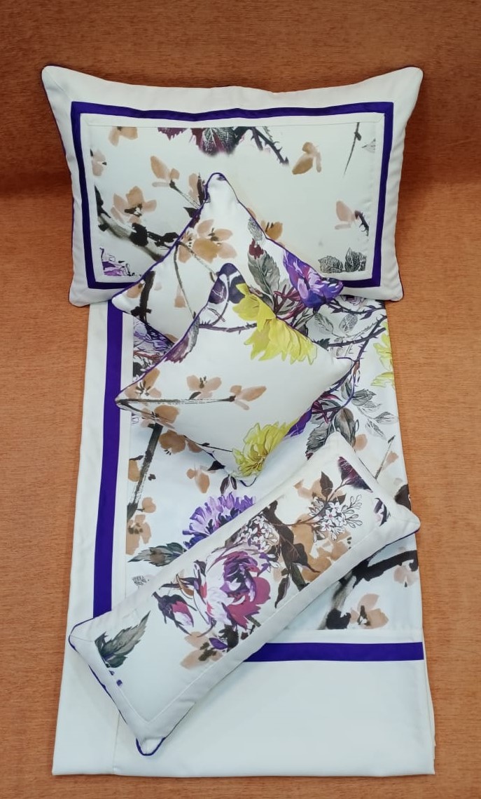 Beautifully Printed Set Bedcover Set by Homiekart