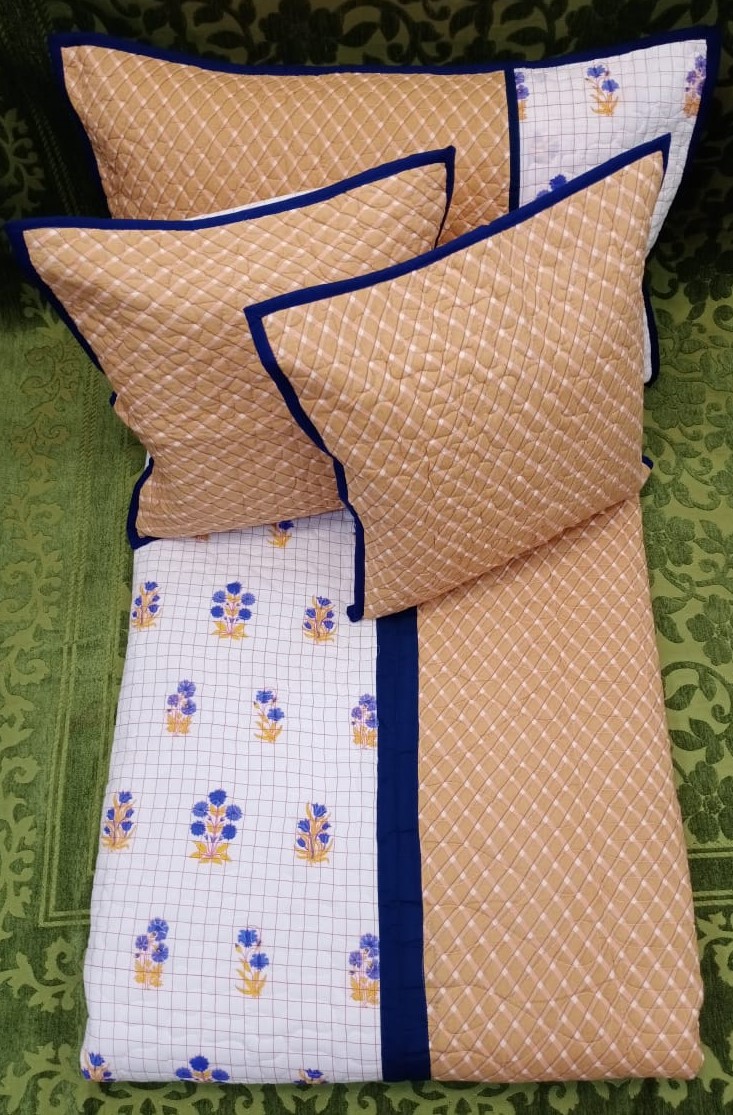 DESIGNER HALF N HALF Double Bedcover BY HOMIEKART